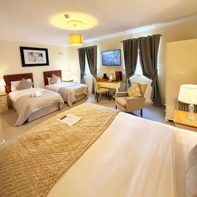 Standard Quadruple Room, Multiple Beds, Ensuite Waterloo Lodge Promo Code