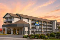 Days Inn by Wyndham Apple Valley Pigeon Forge/Sevierville Hotels in 