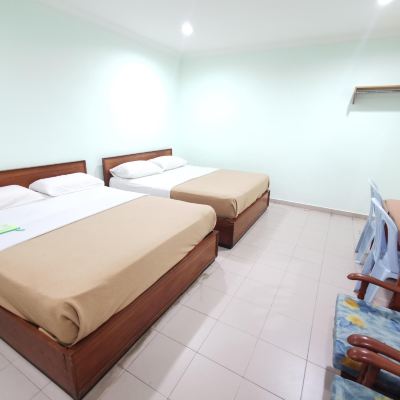 Suite Keluarga Kupon OYO 89817 Hotel Sura