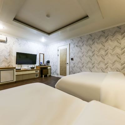 트윈 (1 Pc) Daejeon Yongjeon Cinema 쿠폰