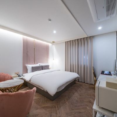 스탠다드 더블룸 덴바스타 시그니처호텔 쿠폰