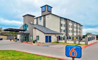 Motel 6 Marble Falls, TX
