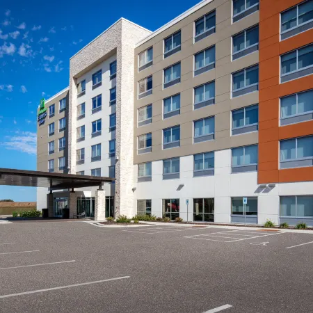 Holiday Inn Express & Suites BELOIT by IHG