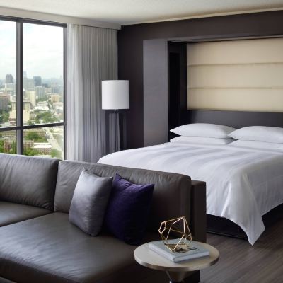 Peachtree Parlor Suite, Larger Suite, 1 King Murphy Atlanta Marriott Marquis Promo Code