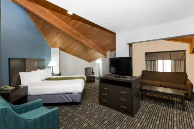 Baymont by Wyndham Pella Hotels in 