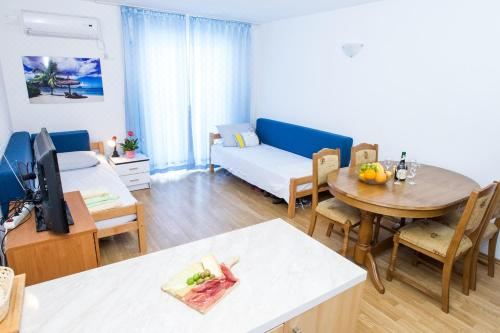 带阳台的海景一卧室公寓