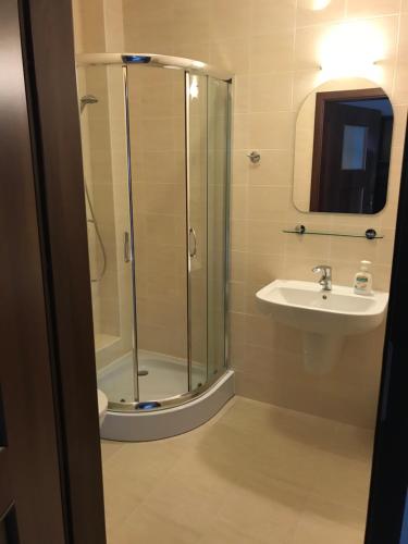 三人房（带独立浴室）