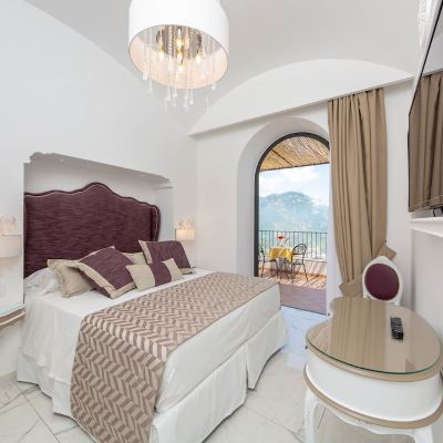Deluxe Double Room with Balcony&Sea View