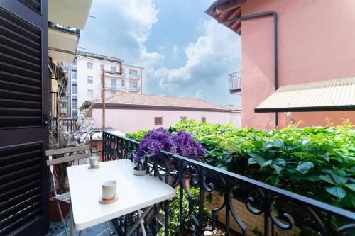 Grand Central 1845 - Meliora Apartments Apartment With Balcony