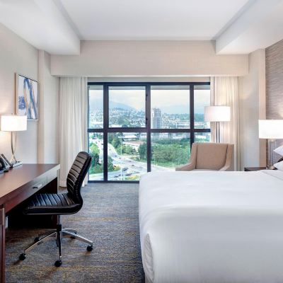 天際線景特大床房 鐵達伯納比酒店及會議中心優惠