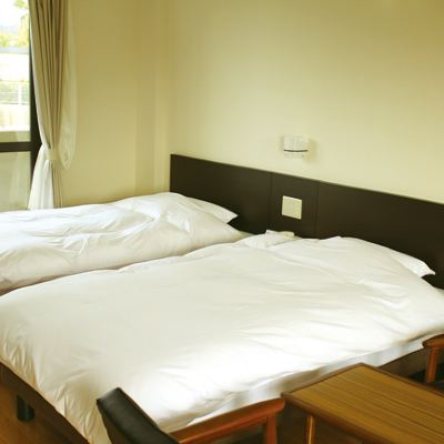 Meiji Village Standard Western Room [Twin] All Non-Smoking Rooms [Standard] [Twin Room] [Non-Smoking] [Mountain View] 財宝健康保養センター　薩摩明治村 クーポン