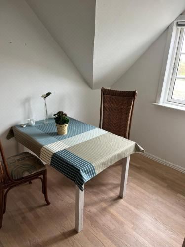 双人房（带公共浴室）