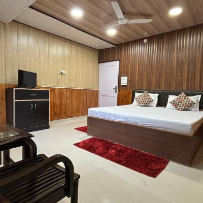 Budget Room with Balcony Hotel Ekant Lodge Promo Code