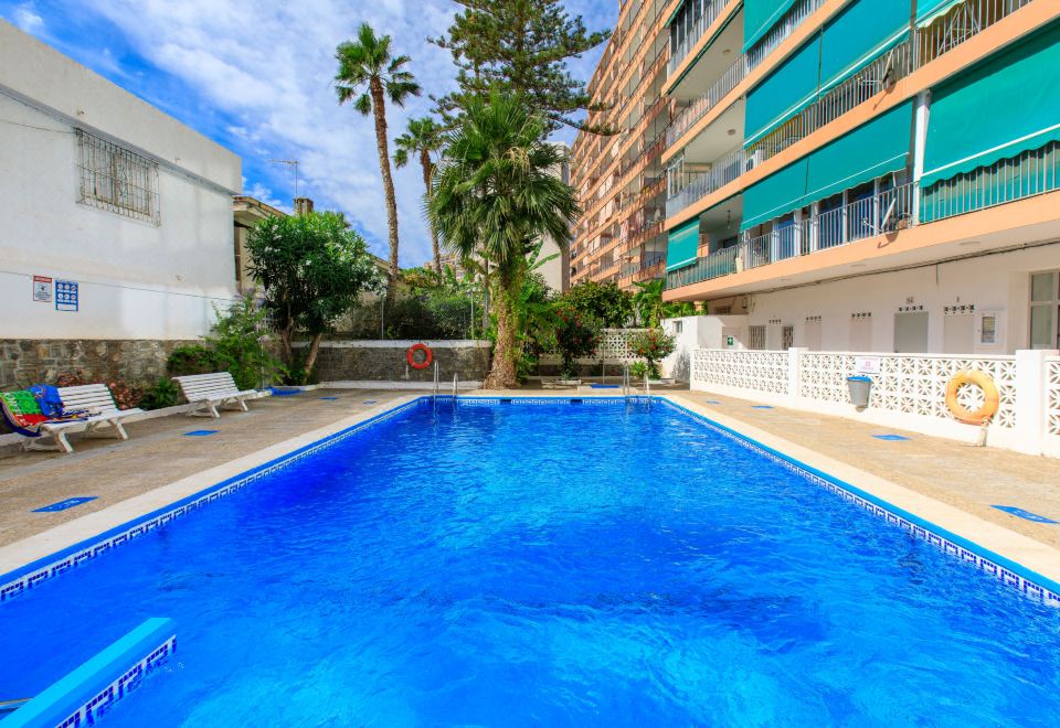 Hotel Velilla, Leisure & Recreation, Outdoor Swimming Pool