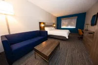 Holiday Inn Express & Suites CANYON by IHG