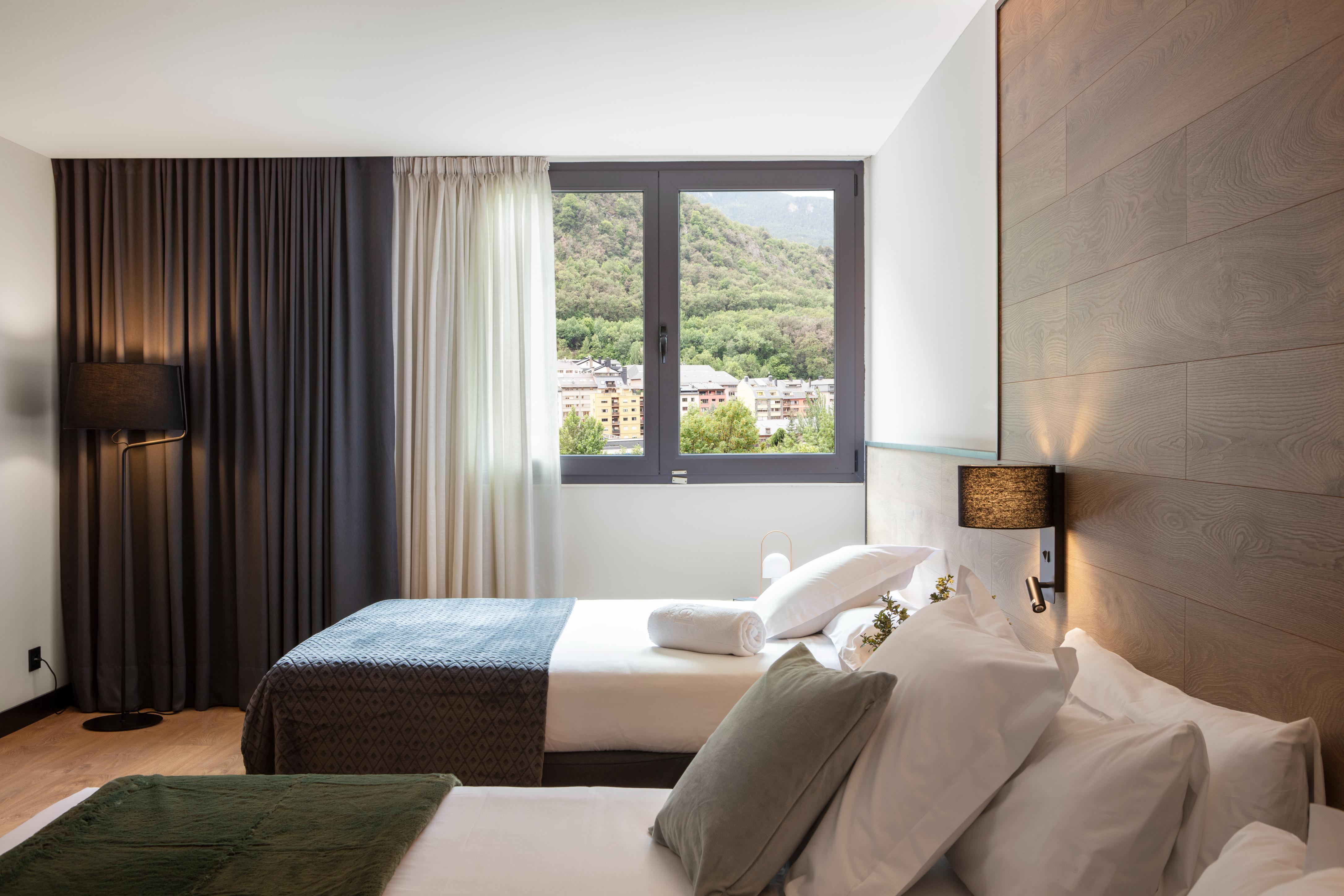 三人間（2名成人+1名小童）