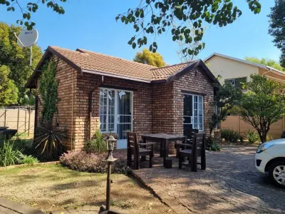 Emerald Guesthouse Hotels in 