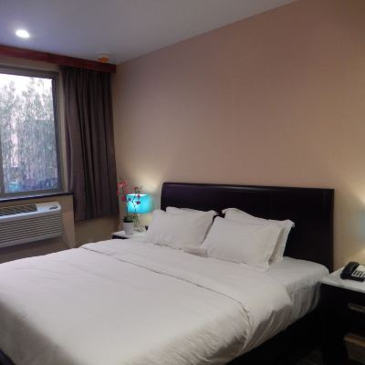 King Room-Accessible-Non-Smoking Quality Inn Near Sunset Park Promo Code