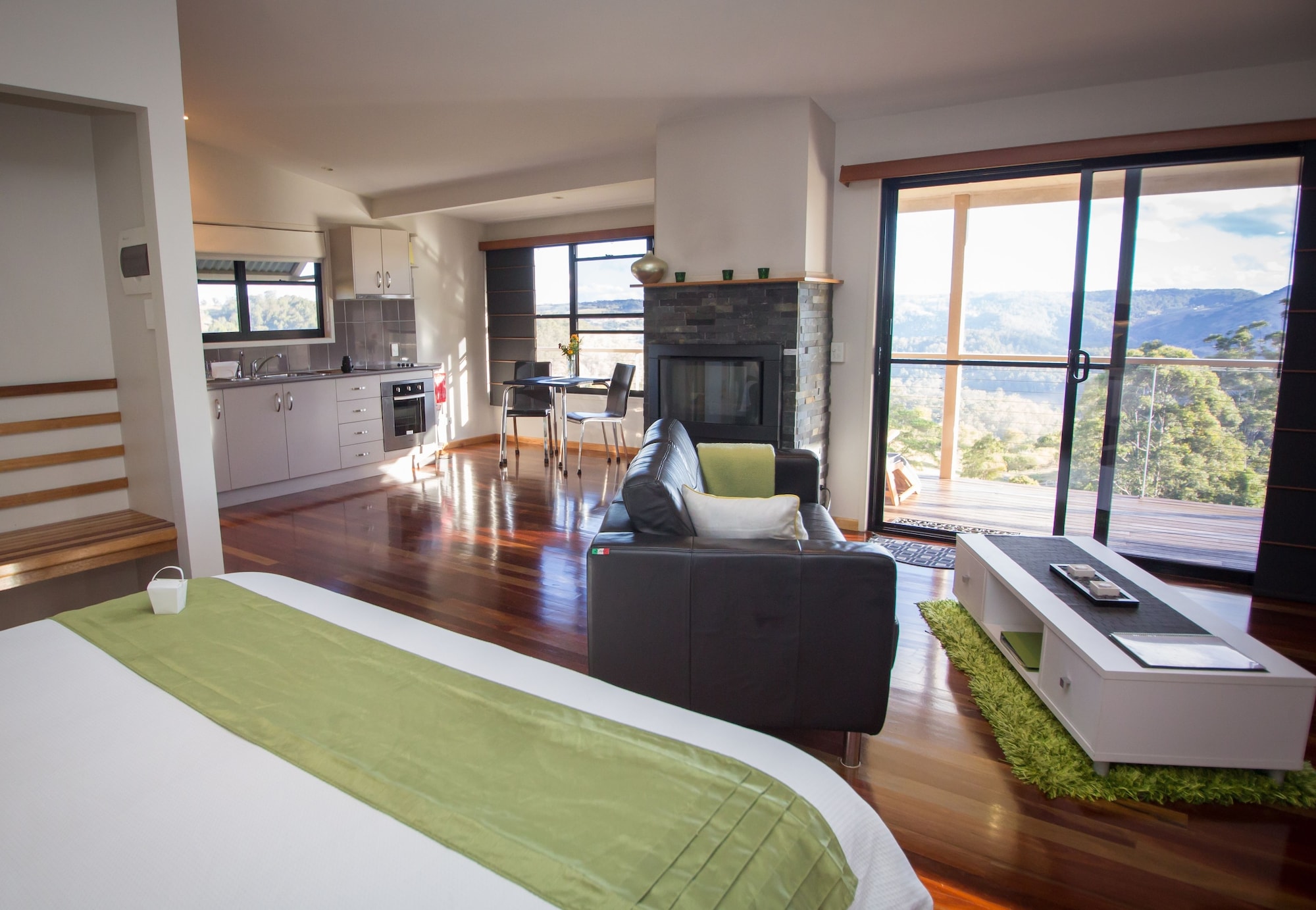 豪华别墅，Cockatiel