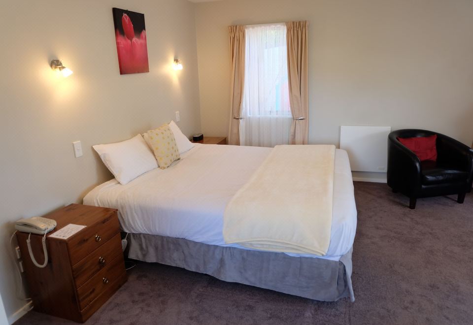 Castles Motel & Driftwood Motel Deluxe Studio