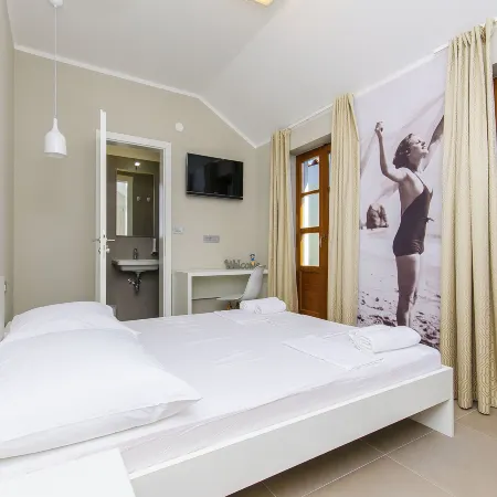 Hostel Dvor