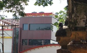 Hotel Shreemoyee Inn - Kamakhya Temple - Housity