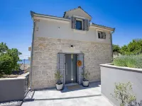 Villa GreyStone-House Podgora Charming with privat heated pool and romantic view Hotels in Podgora