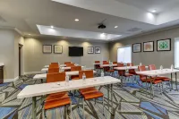 Holiday Inn Express & Suites Columbus - FT Benning Maingate by IHG