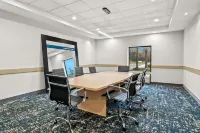Hampton Inn & Suites Detroit-Canton