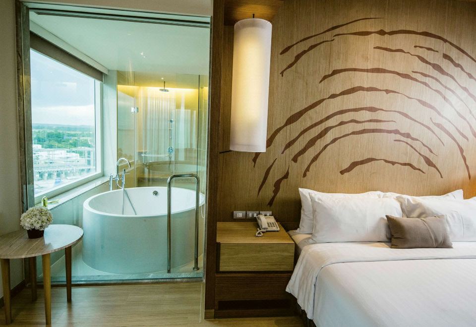 Mövenpick Siam Hotel Na Jomtien PattayaExecutive Suite