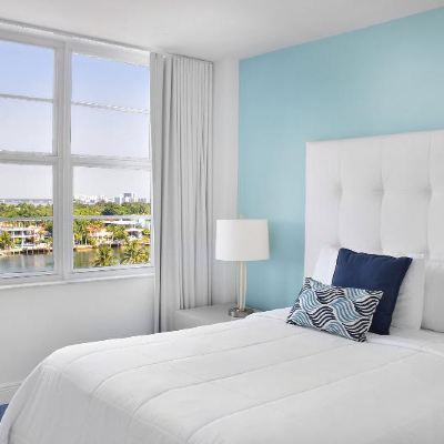 One-Bedroom Deluxe Room Seacoast Suites on Miami Beach Promo Code