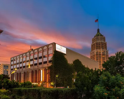 Riverwalk Plaza Hotels in Bexar County