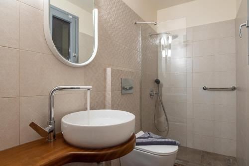 带私人泳池的两卧室房屋