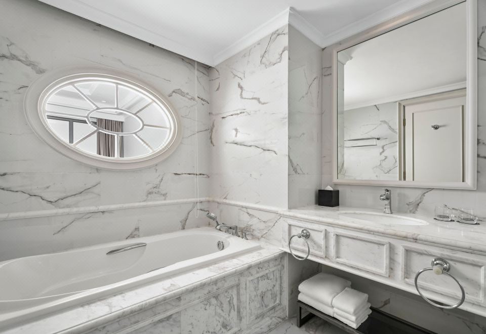 天际线景豪华双床房