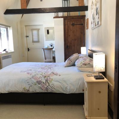 Deluxe Double Room, Ensuite, Courtyard View (the Manger)