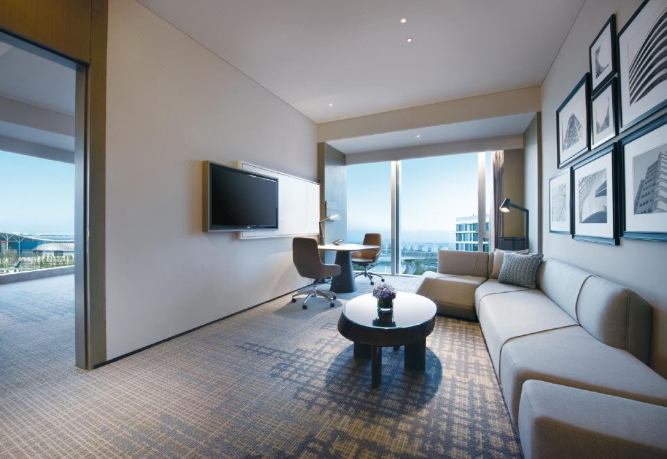 單臥大床套房（帶起居室）