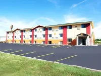 Super 8 by Wyndham Topeka/Wanamaker RD/I-70