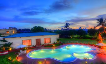 Chanakya Bnr Hotel - Housity