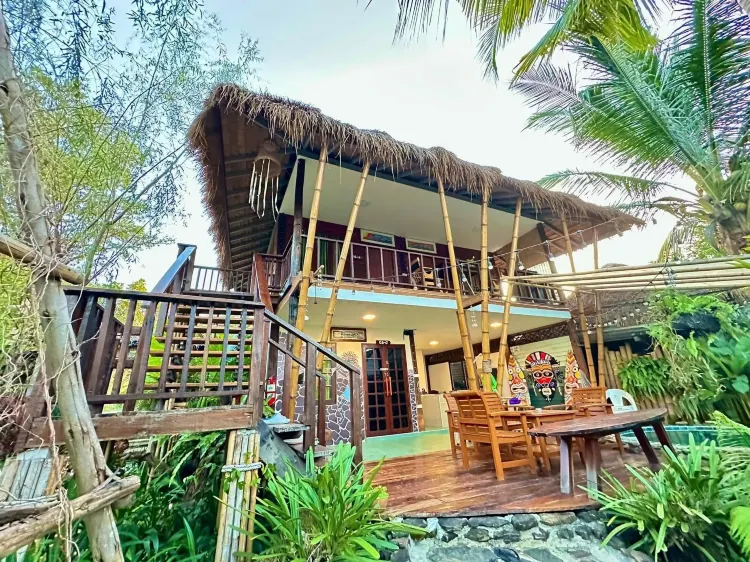 วิลล่าสามห้องนอนที่มีสวน