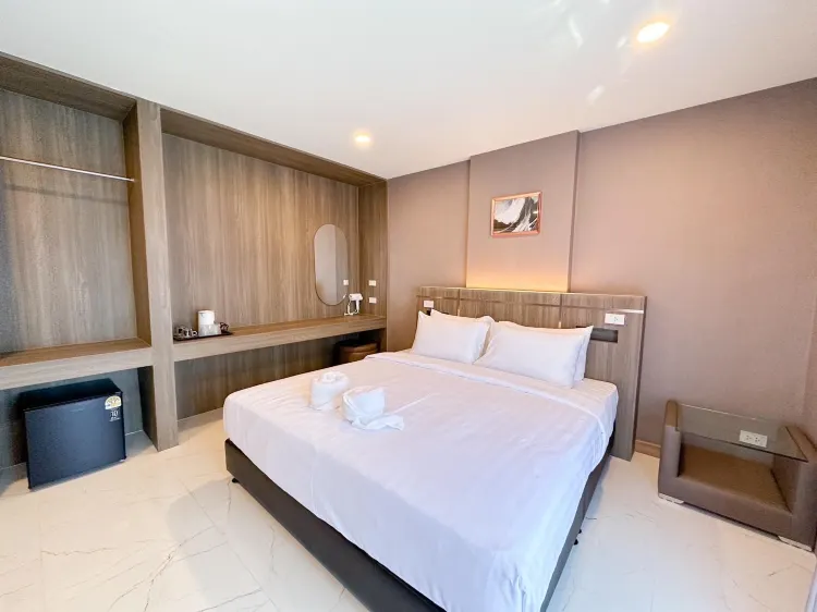 Earth Single Room