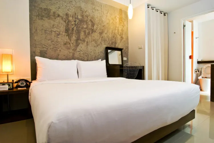 ห้องสแตนดาร์ด เตียงควีนไซส์ 1 เตียง (ห้องฮิป)