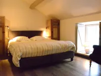 Villa with Hottub in Calm Area Hotels in 