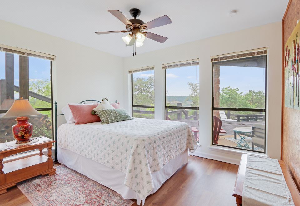 壮美湖景和游戏房-壮美峡谷隐匿