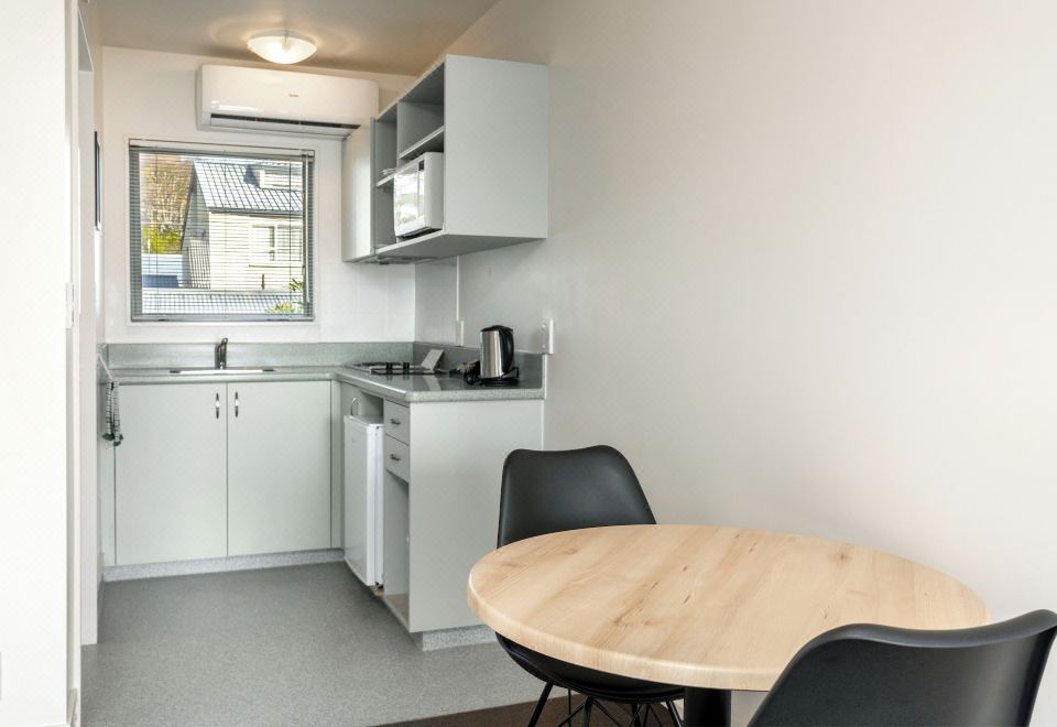 Jasmine Court MotelExecutive Studio