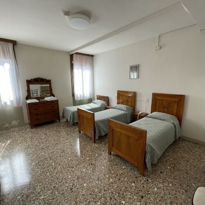 經濟三人間，帶外部私人浴室 卡薩卡博爾魯特旅館優惠