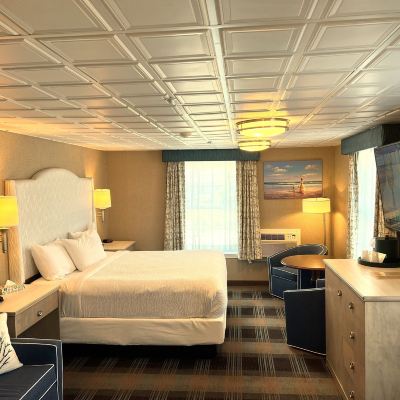 Deluxe Room King's Port Inn Promo Code
