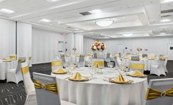 DoubleTree by Hilton New York JFK Airport - Housity