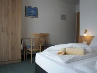 Pension Pernthaler Hotels in Schlanders