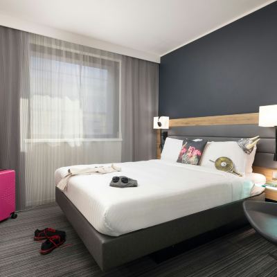 Moxy大床梳化床，客房，1張大床 莫希約克酒店優惠