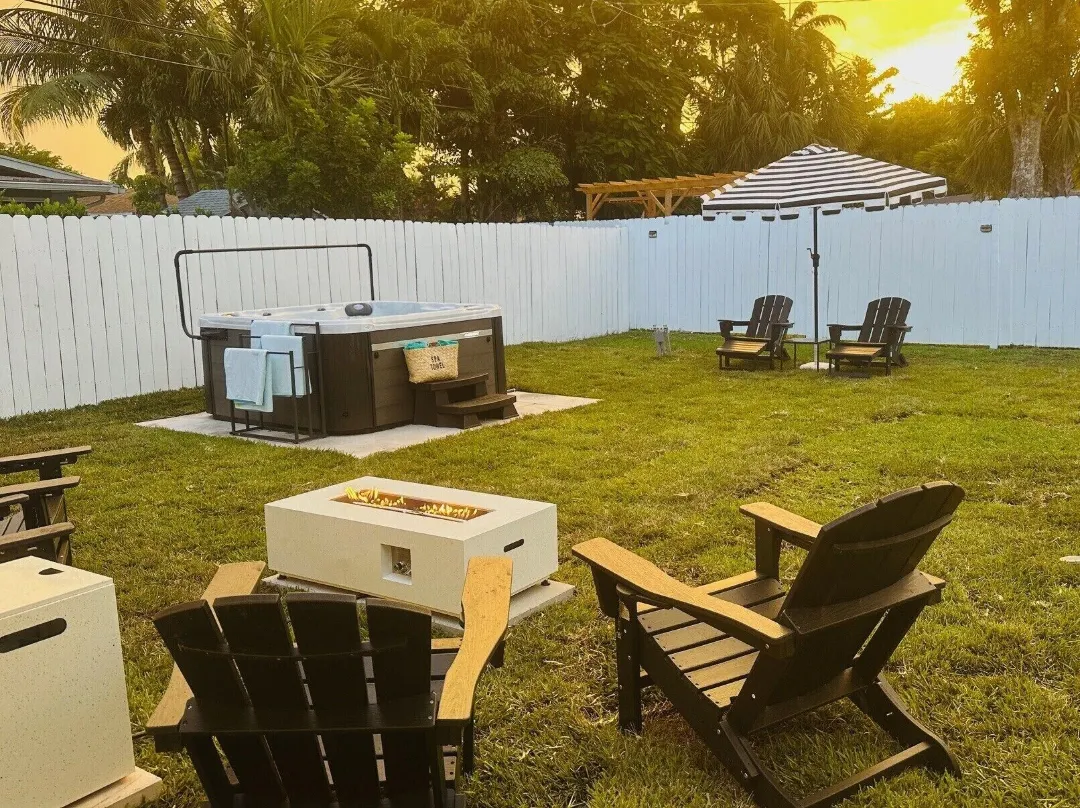 Wilton Manors Guesthouse - Davie, FL